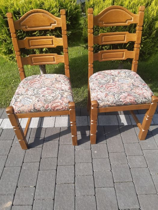 Sprzedam 8 krzeseł dębowych