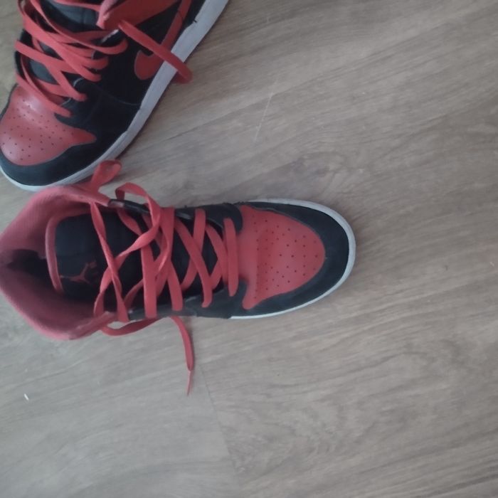 Jordan 1 vermelho