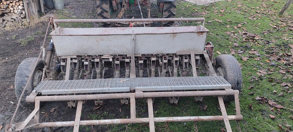 Сівалка причіпна