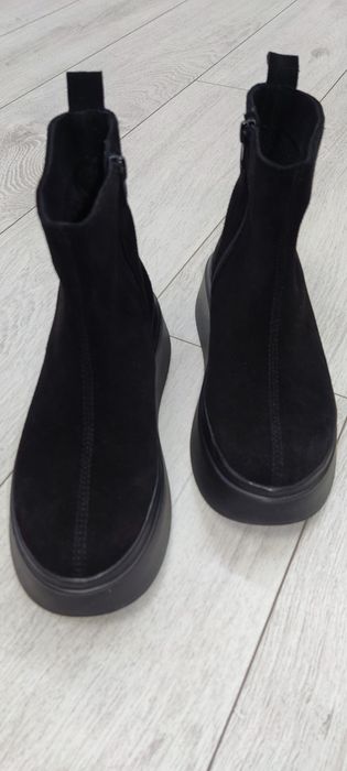 Жіноче взуття з натуральної замші