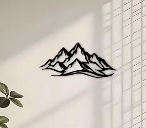 Nowa metalowa dekoracja góry