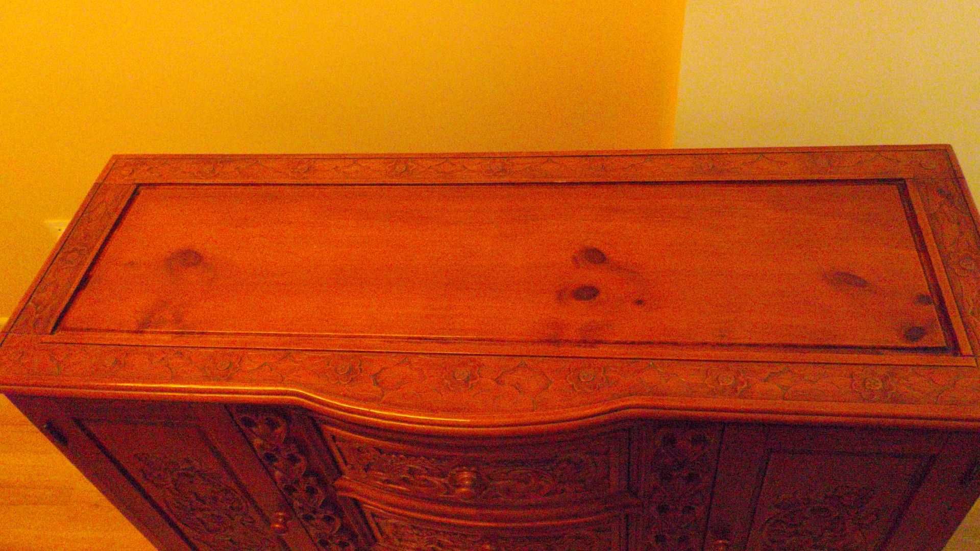 Sprzedam Komodę  z Litego drewna