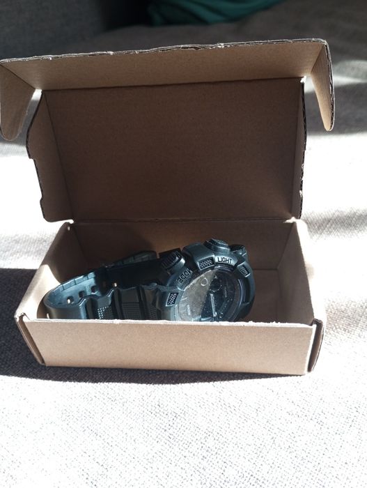 Спортивний  годинник HONHX в чорному кольорі з міцним , стійкий до впл