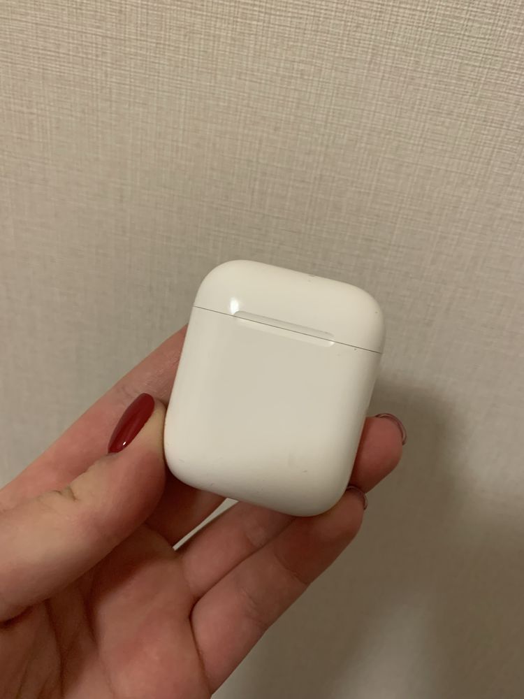 ОРИГІНАЛ. Продам Airpods 2 + чохол