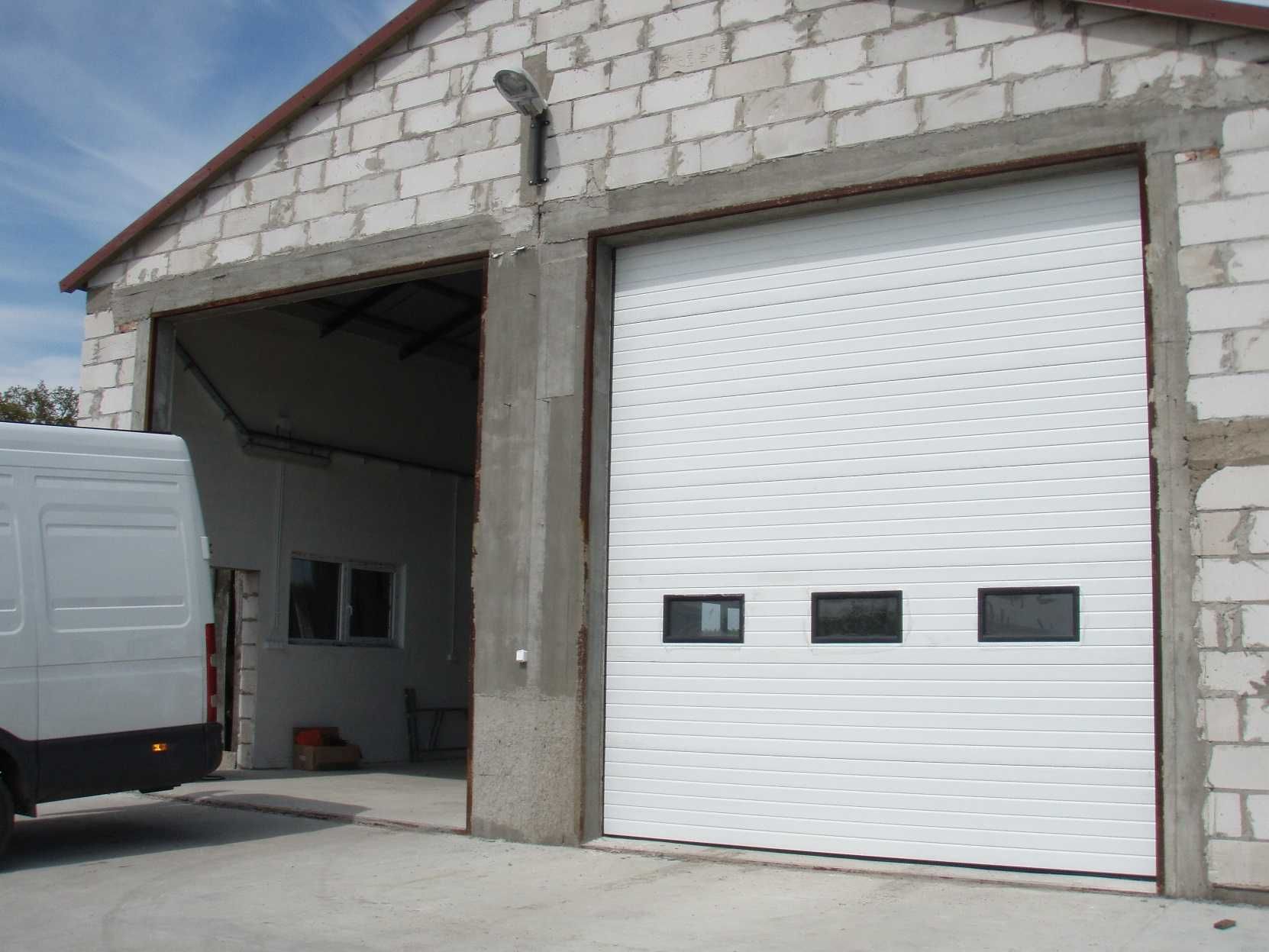 Producent Brama garażowa segmentowa Bramy garażowe przemysłowe 3*2,78