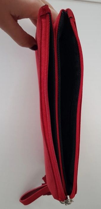 Mala / carteira de mão vermelha