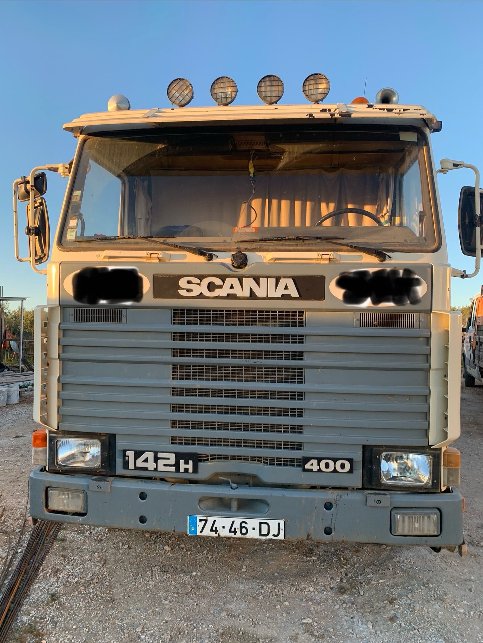 Camião Scania 142 v8 muito bom estado geral