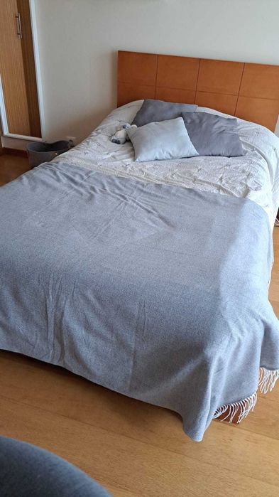 Cama de madeira 110x195 cm, oportunidade!