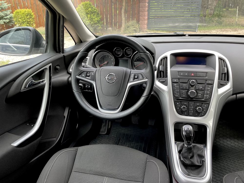 Opel Astra J COSMO 1.6 115km ! 134 tyś przebiegu !