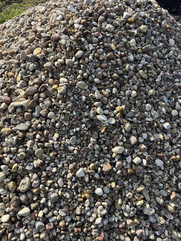 Piach piasek Podsypka, siany ,płukany zasypkowy kamien otoczak ziemia
