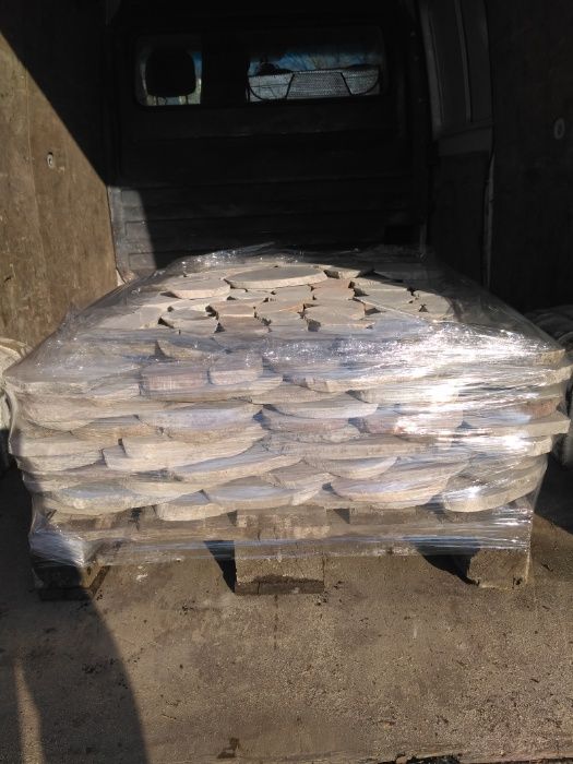 Kamień; naturalny; cięty; polny; otoczak; graniitowy; plastry