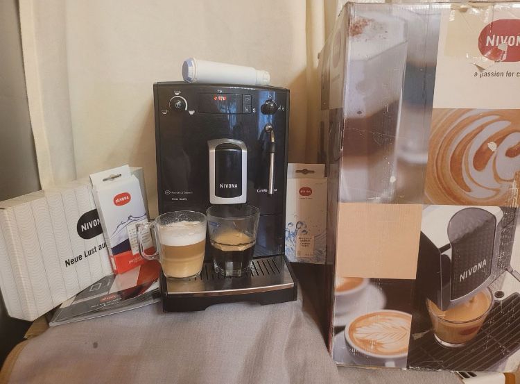 Кавоварка кавомашина кофемашина NIVONA Cafe Romatica type572 626з дому