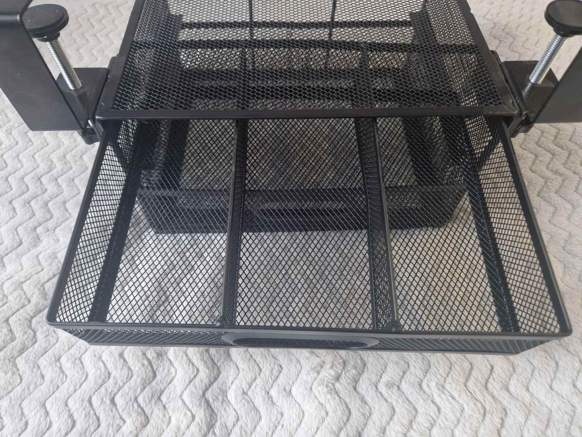 Organizer pod biurko