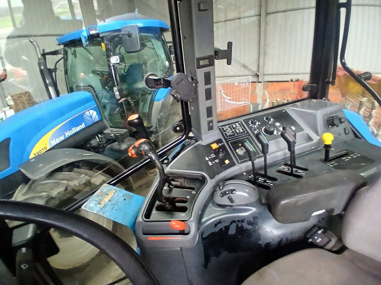 New Holland TM 120