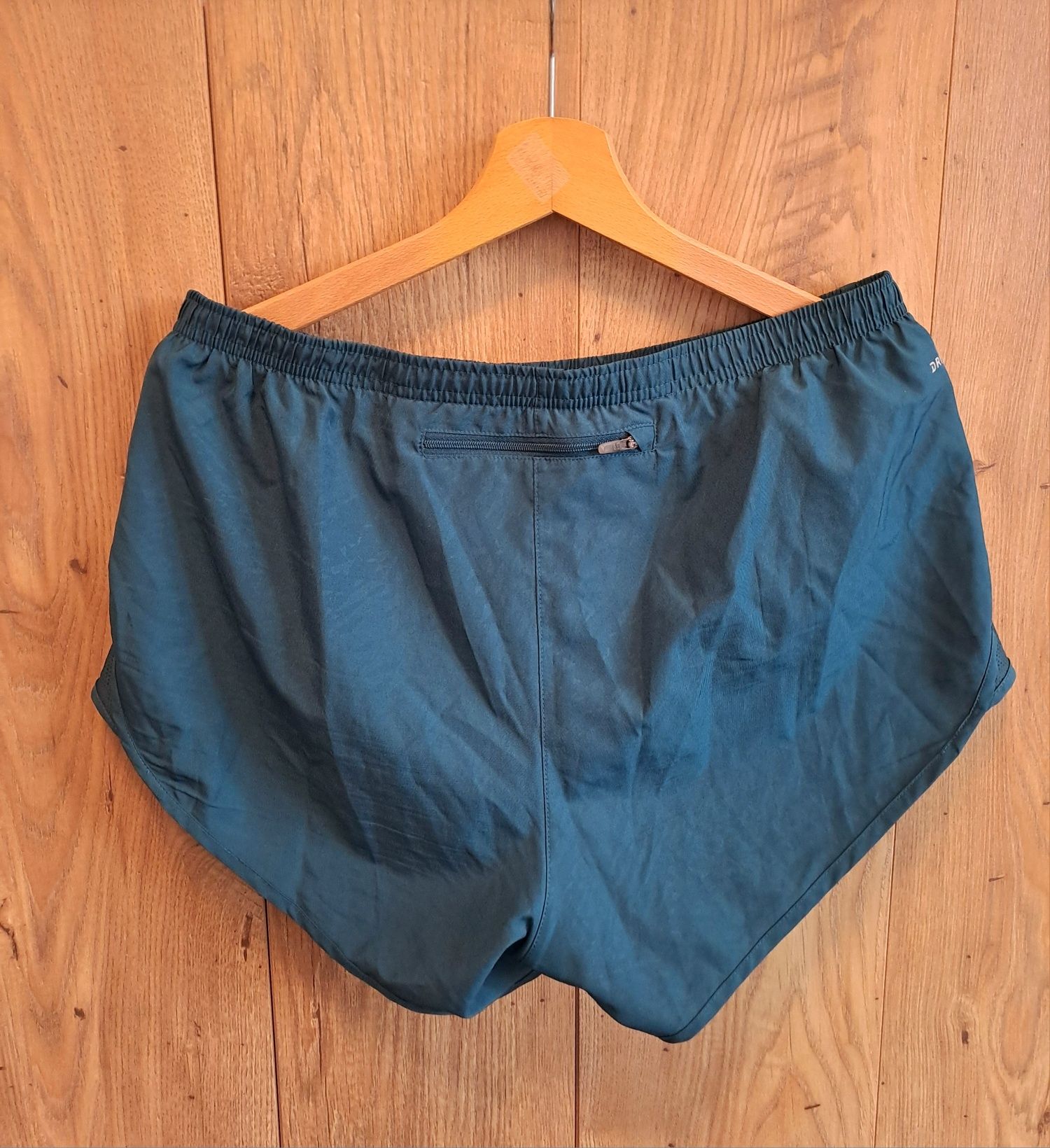 Damskie krótkie szorty spodenki sportowe running Nike dri-fit r.L