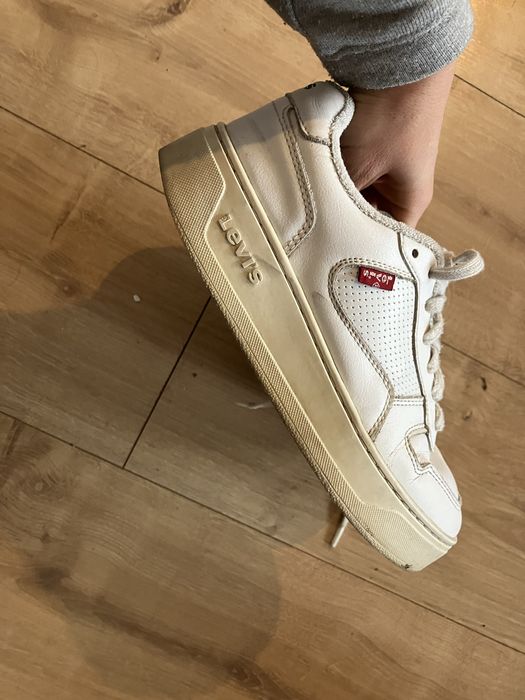 Levis adidasy biale 36