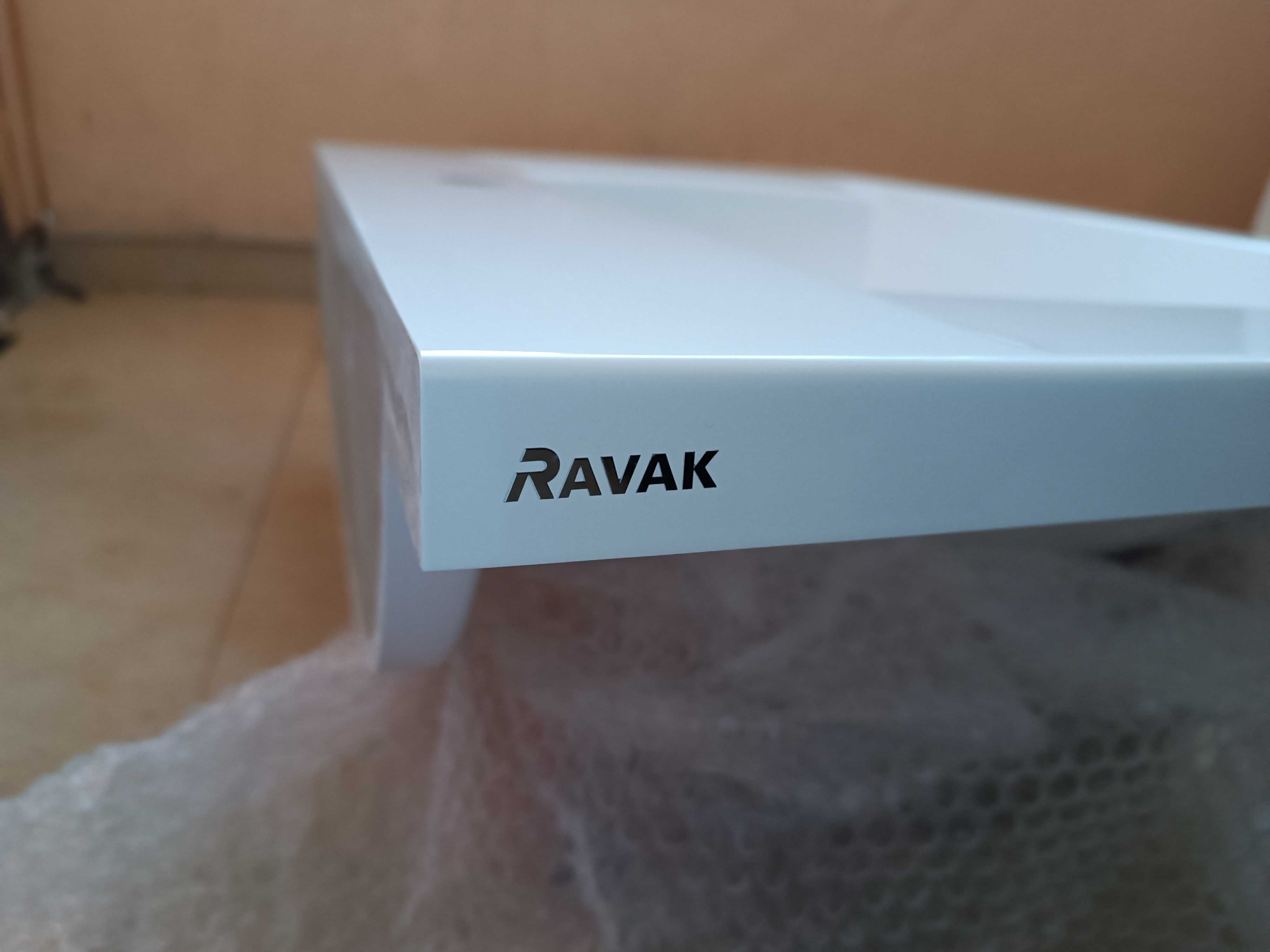 Умывальник Ravak classic 700