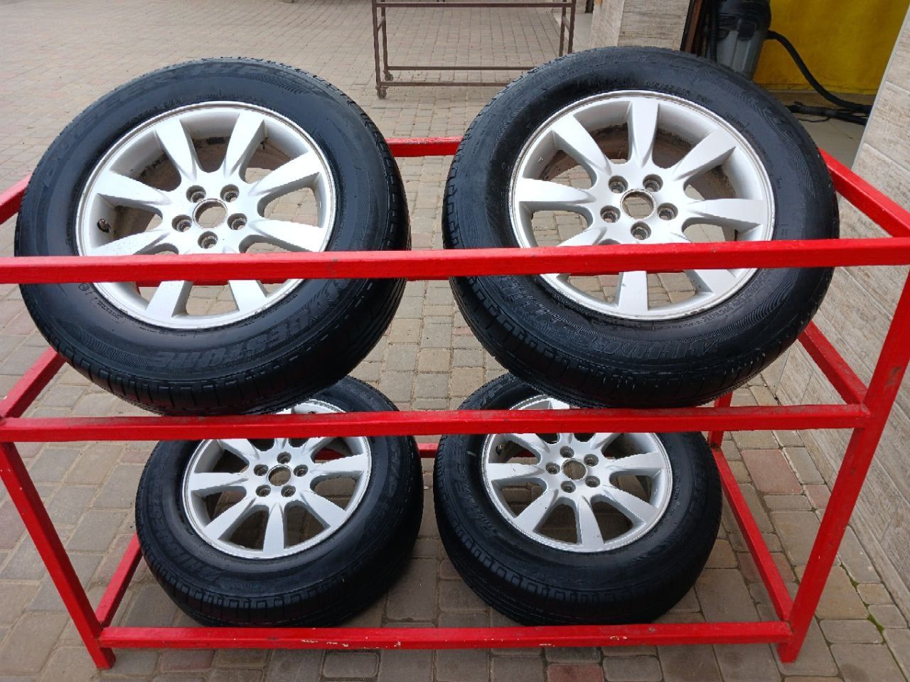 Колеса R 16 215/65   Шини Bridgestone та магнієві диски