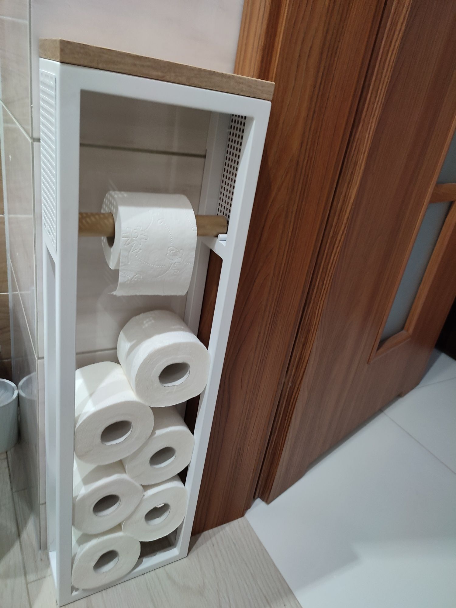 Stojak na papier toaletowy w stylu loftowym