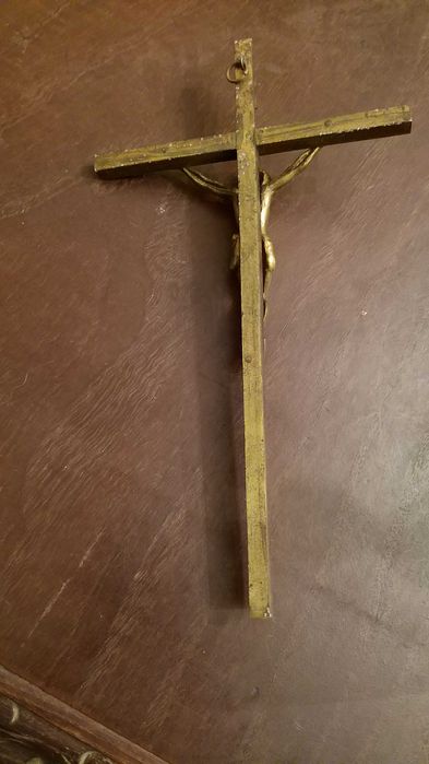 crucifixo de cristo em metal