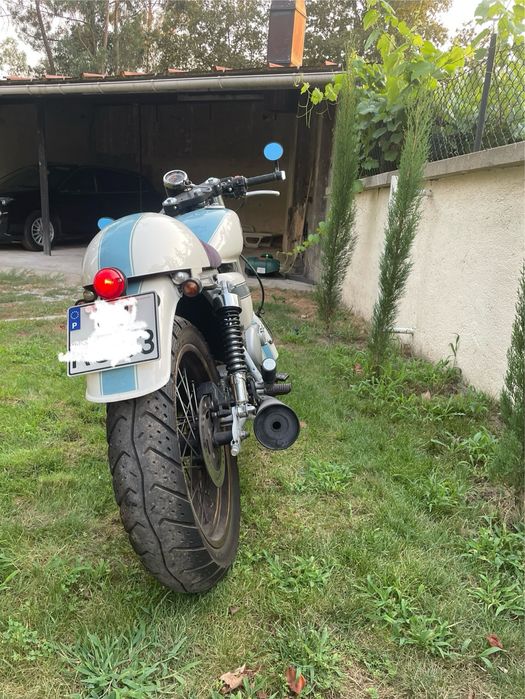 Mota café racer Mash