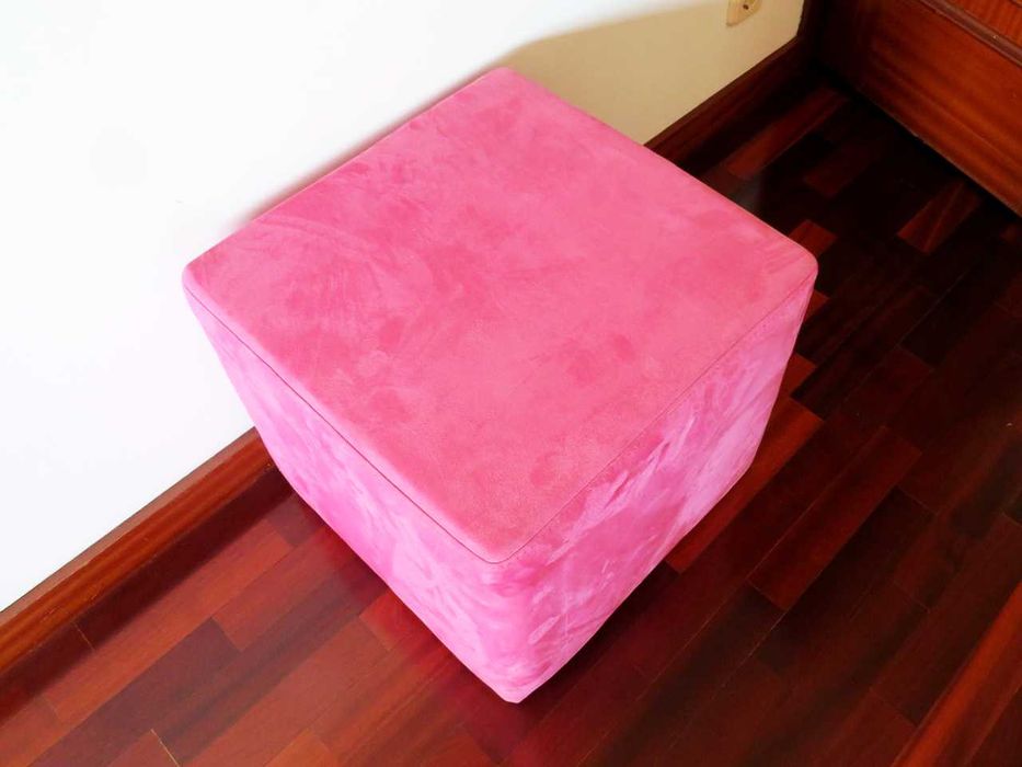 Banco Estofo Rosa – Confortável e Decorativo