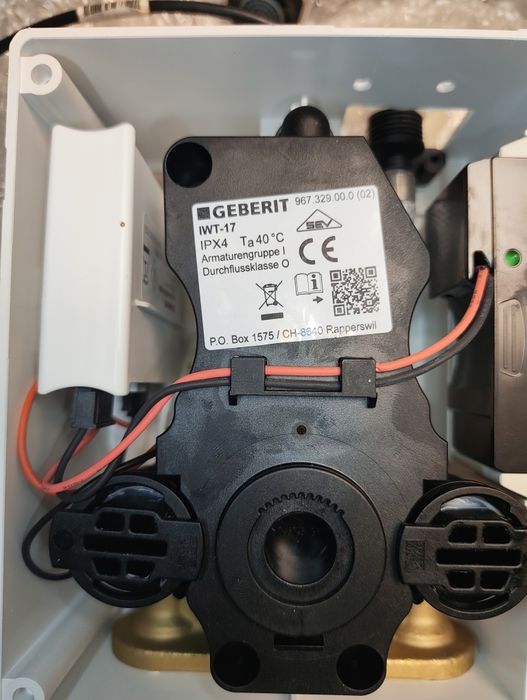 Змішувач для умивальника Geberit Piave IWT-17