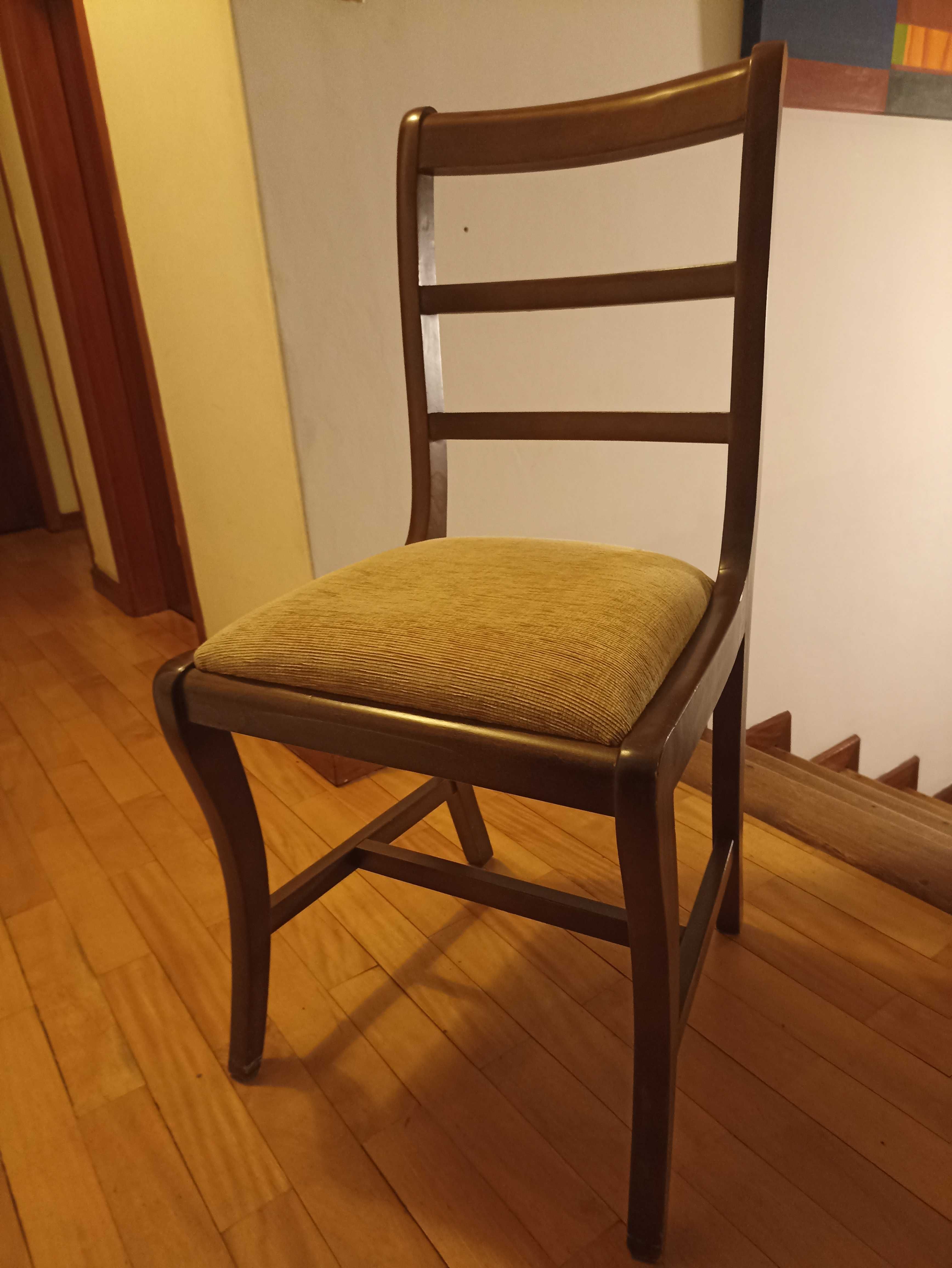 Cadeiras usadas em bom estado- OPORTUNIDADE - 25€ cada
