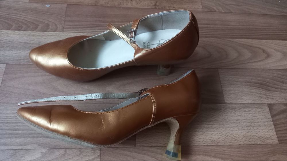 Балтні туфлі для стандарту