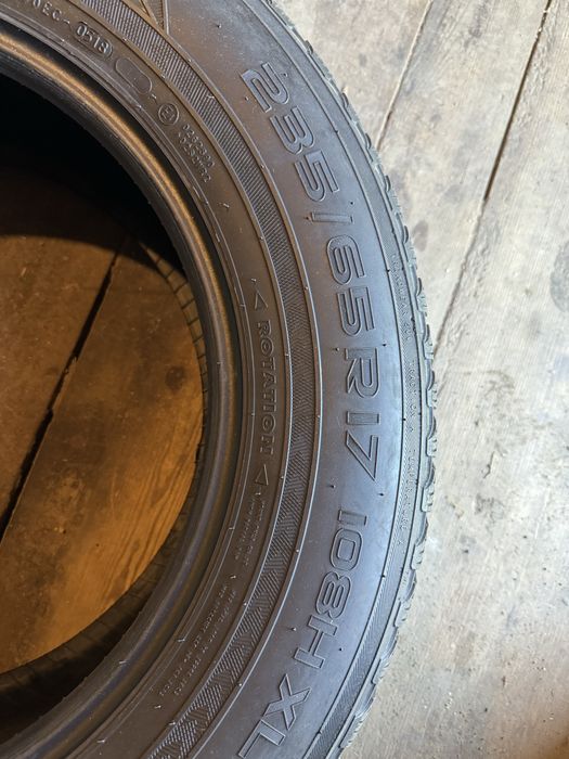 Зимова гума 235/65 R17