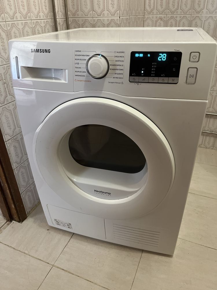 Maquina de secagem de roupa Samsung com capacidade para 8kg