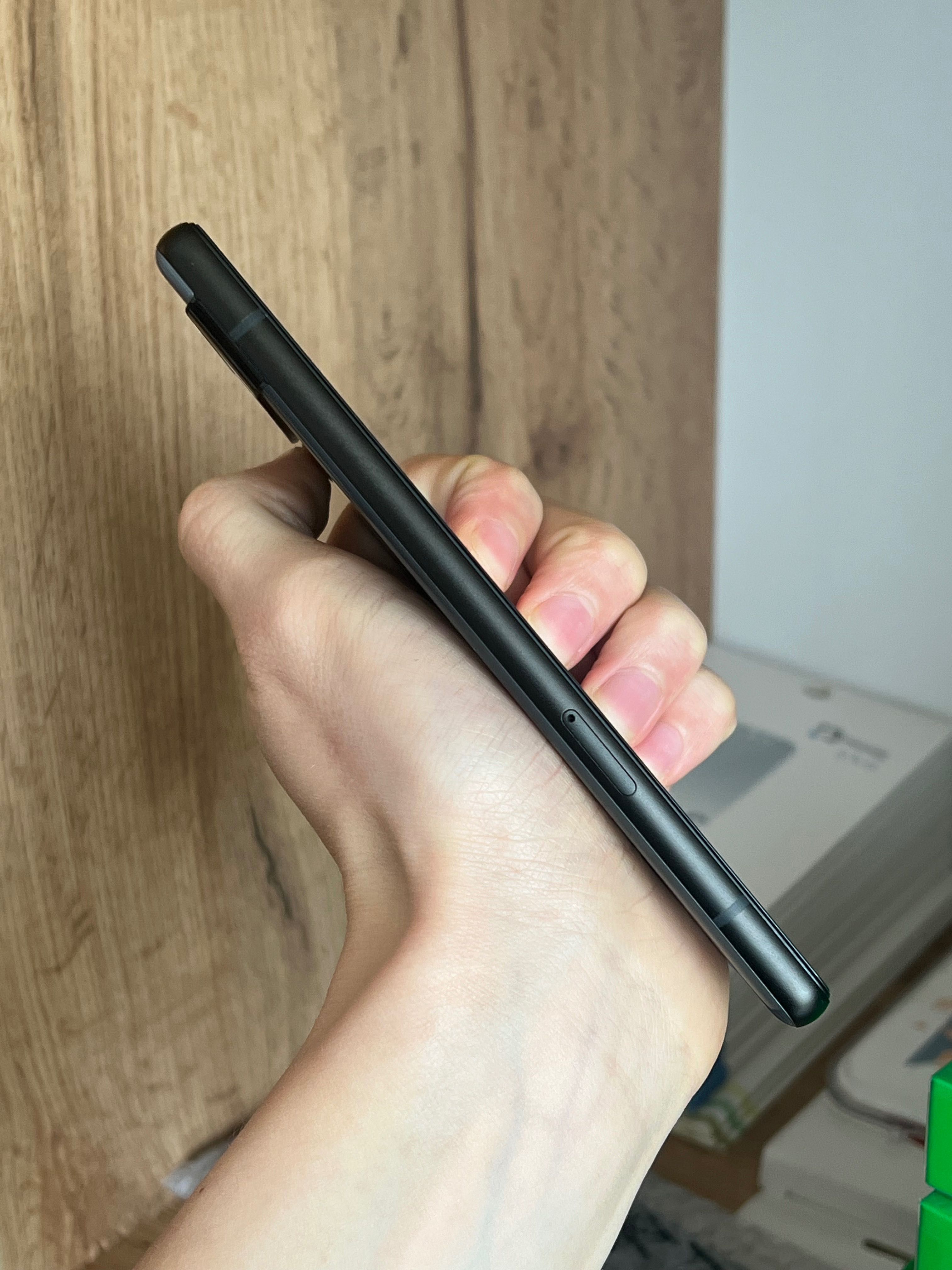 Google Pixel 6a 128Gb Charcoal Neverlock / Піксель 6а 128гб Неверлок