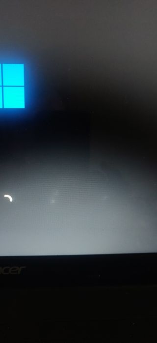 Ноутбук Acer E1-531-88304G1TMaks