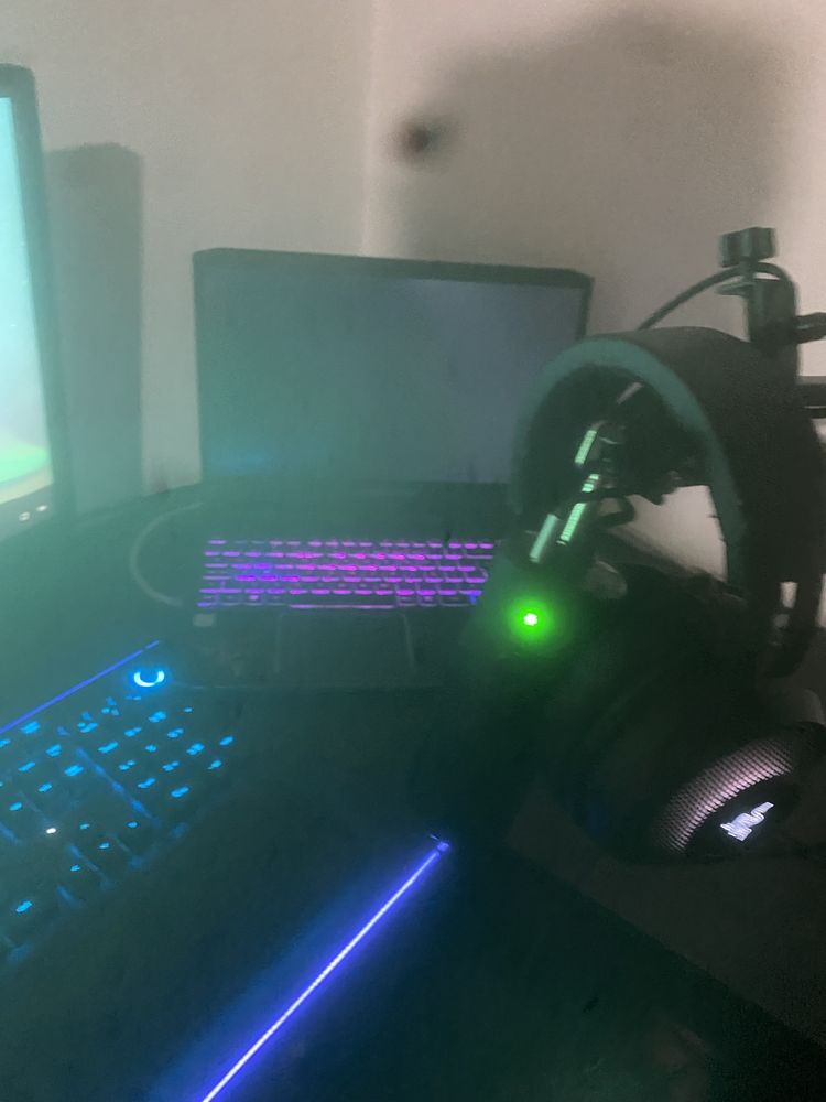 Vendo pc gamer i7 9750h rtx 2060 setup razer