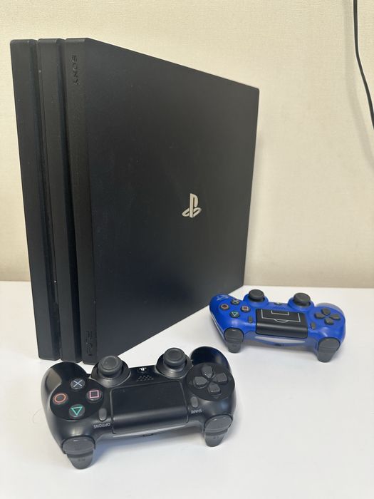 Продам Sony PlayStation 4 Pro 1TB + VR(ревізіря 1)