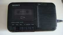 Кассетный мини магнитофон Sony TCM- 818.