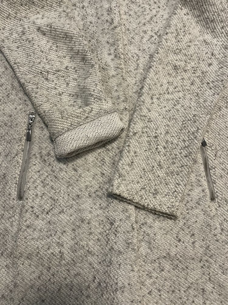 Легкое пальто пиджак свитер женское