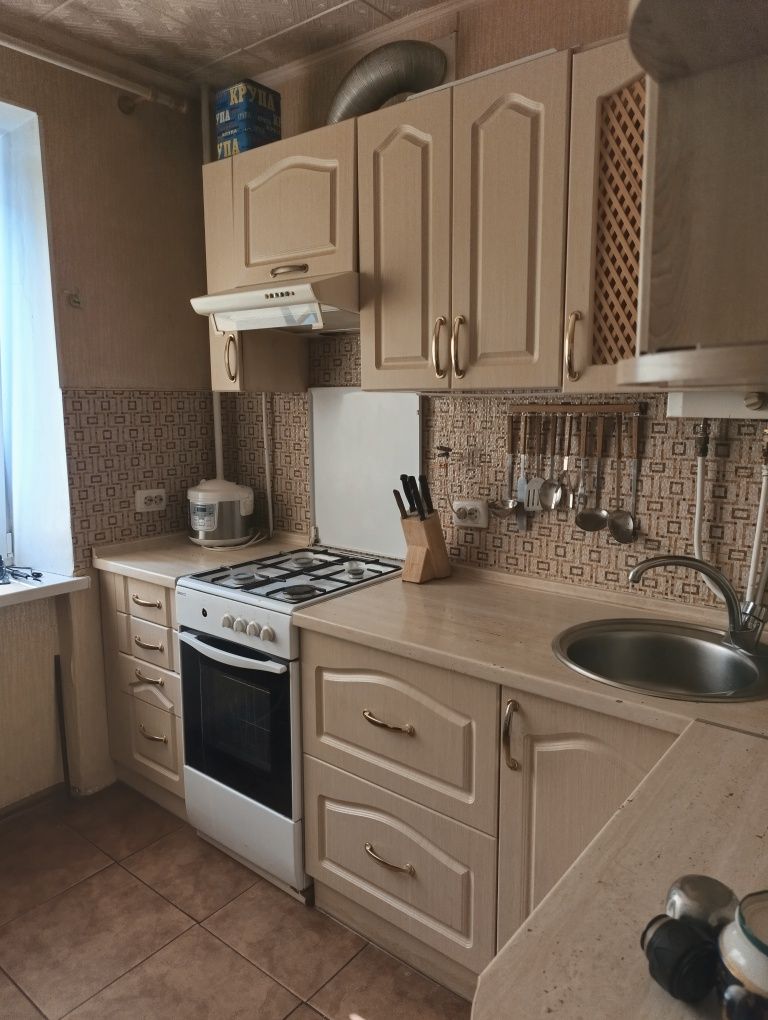 Квартира на Петропавлійській Борщагівці вул .Шкільна 15   12 000грн