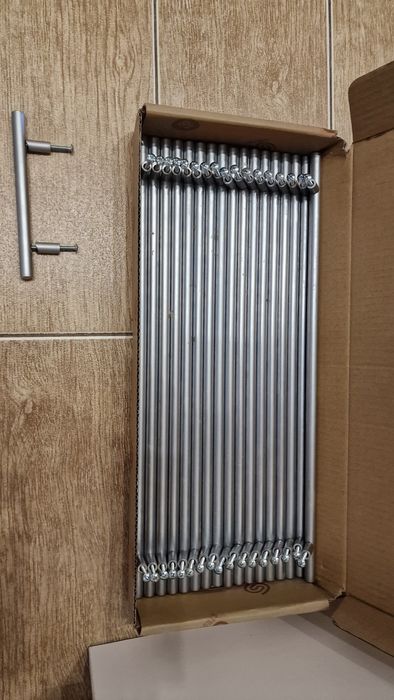 Okazja - uchwyty meblowe, reling, metal satyna