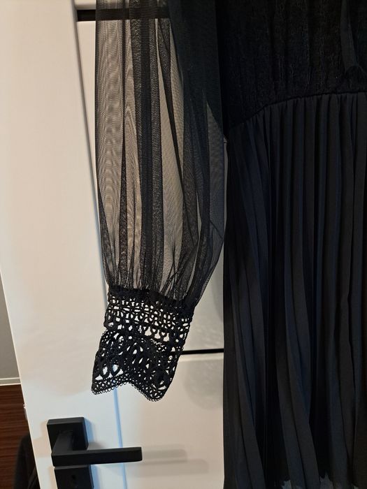 Sukienka plisowana 36-38 mała czarna