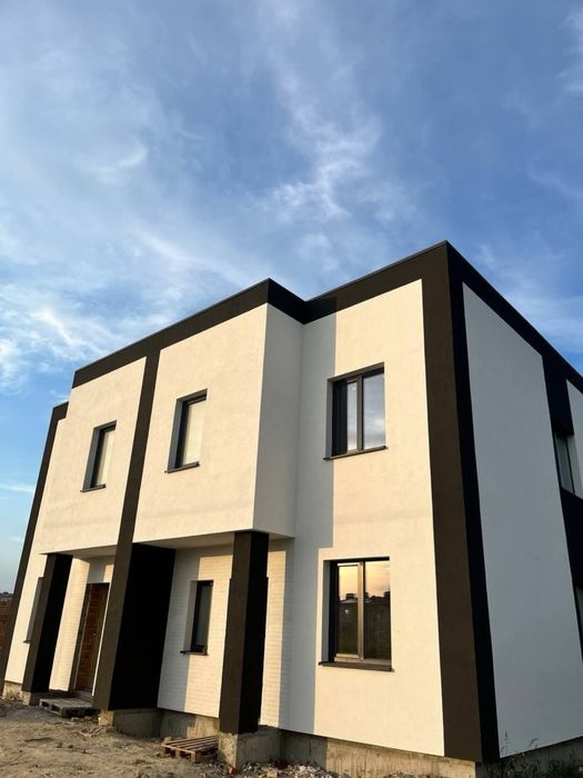 Чудовий 3К котедж, з ідеальним розташуванням!