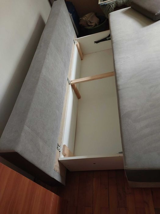 Łóżko rozkladane w dobrym stanie