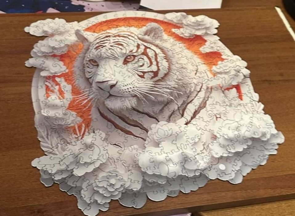 Обміняю два набори нових дерев’яних пазлів XL.