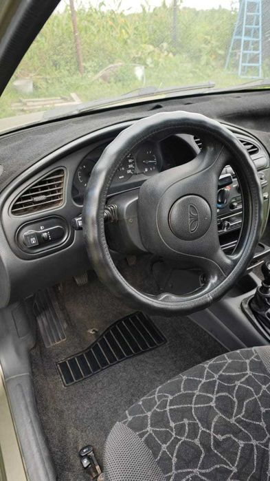 автомобіль Daewoo Lanos