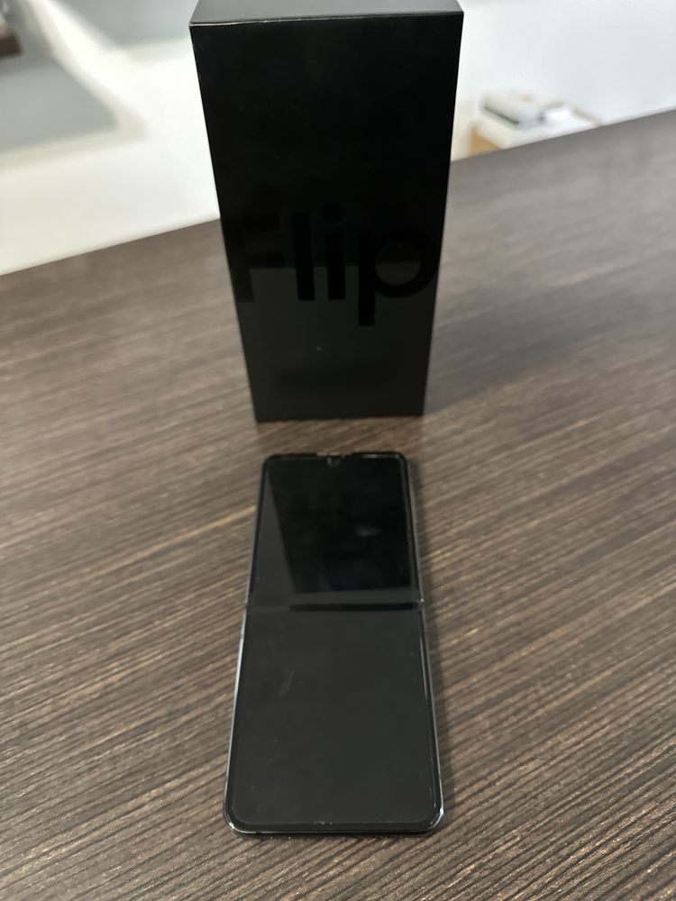 Smartfon SAMSUNG Z Flip 4 128GB SM-F721B Graphite Poznań Długa 14