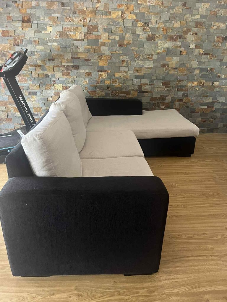 Sofá com chaise long