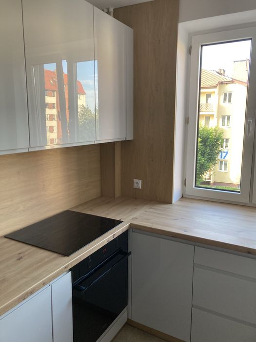 Montażu Blatów HPL CDF na Pomorzu – Precyzja, Która Zmienia Kuchnię!