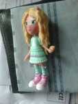 boneca detalhada em pvc