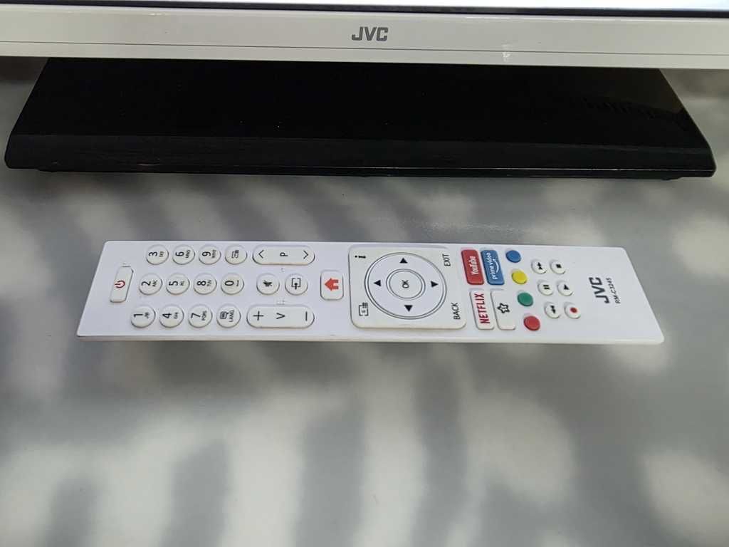 Telewizor LED JVC 32 cale -  Smart - Wi-Fi - dvbt2-hevc