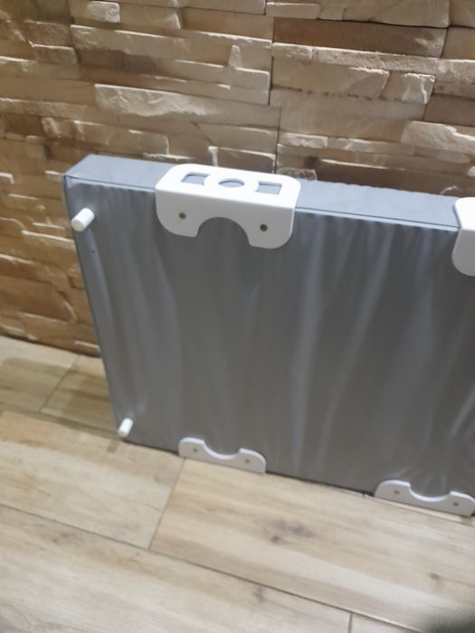 Przewijak firmy sensillo szary z systemem bezpieczeństwa